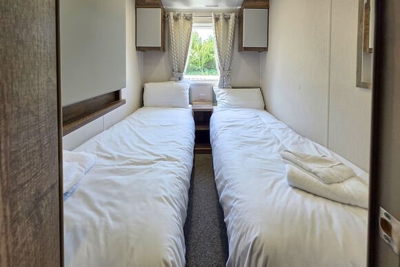 Platinum 8 Caravan Hot Tub - Grange Leisure Park, Mablethorpe