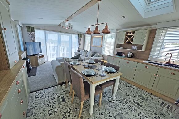 Platinum 4 Caravan with Hot Tub - Grange Leisure Park, Mablethorpe