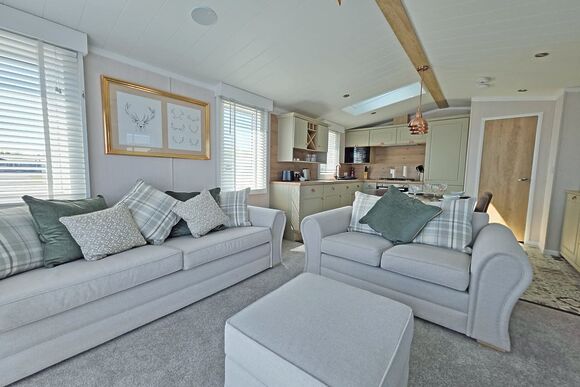 Platinum 4 Caravan with Hot Tub - Grange Leisure Park, Mablethorpe