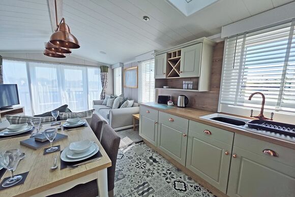 Platinum 4 Caravan with Hot Tub - Grange Leisure Park, Mablethorpe