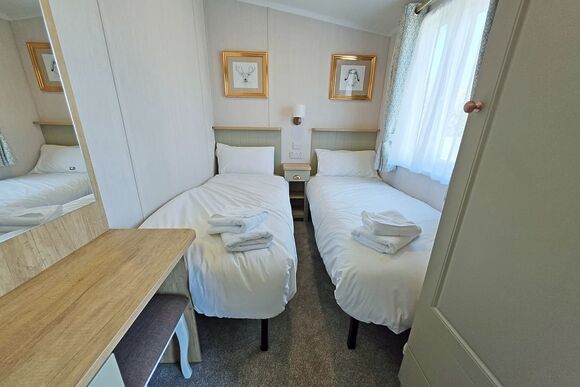 Platinum 4 Caravan with Hot Tub - Grange Leisure Park, Mablethorpe