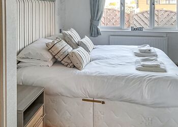 The Kingfisher - The Hollies Kessingland, Lowestoft