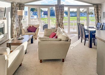 The Kingfisher - The Hollies Kessingland, Lowestoft