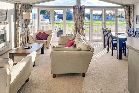 The Kingfisher - The Hollies Kessingland, Lowestoft