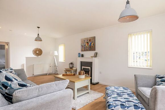 Tingdene Country - The Hollies Kessingland, Lowestoft