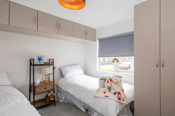 Tingdene Country - The Hollies Kessingland, Lowestoft