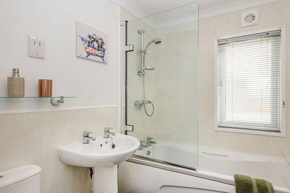 Tingdene Country - The Hollies Kessingland, Lowestoft