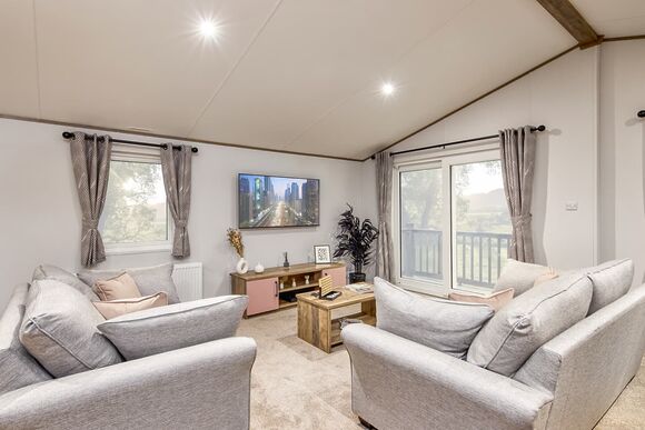 Superior Oak Lodge (Sleeps 4, Dog Friendly) - Thurston Manor, Dunbar, East Lothian