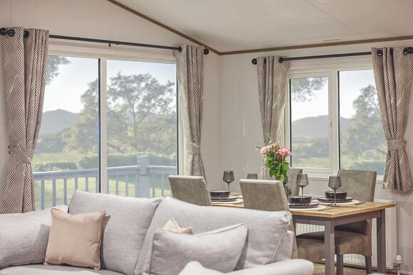 Superior Oak Lodge (Sleeps 4, Dog Friendly) - Thurston Manor, Dunbar, East Lothian