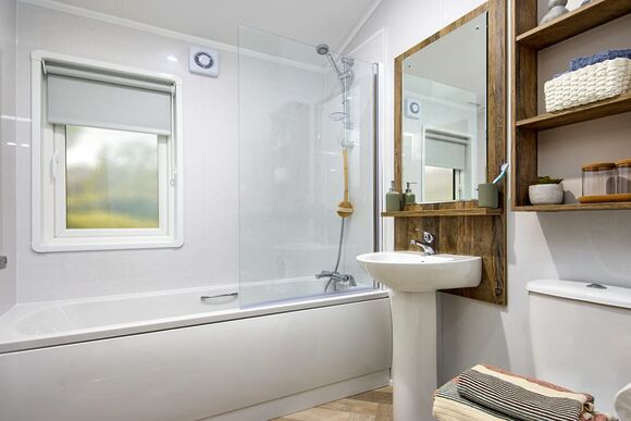 Superior Oak Lodge (Sleeps 4, Dog Friendly) - Thurston Manor, Dunbar, East Lothian