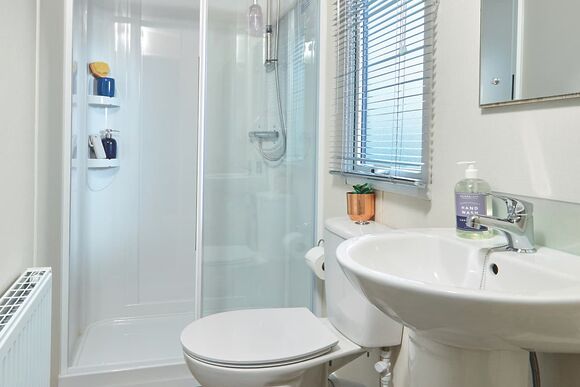Essential Clover Caravan with Decking (Sleeps 4) - Thurston Manor, Dunbar, East Lothian