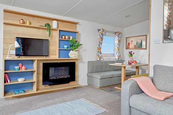 Essential Clover Caravan Decking (Sleeps 4, Pet) - Thurston Manor, Dunbar, East Lothian