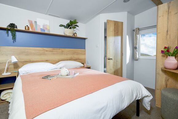 Essential Clover Caravan Decking (Sleeps 4, Pet) - Thurston Manor, Dunbar, East Lothian