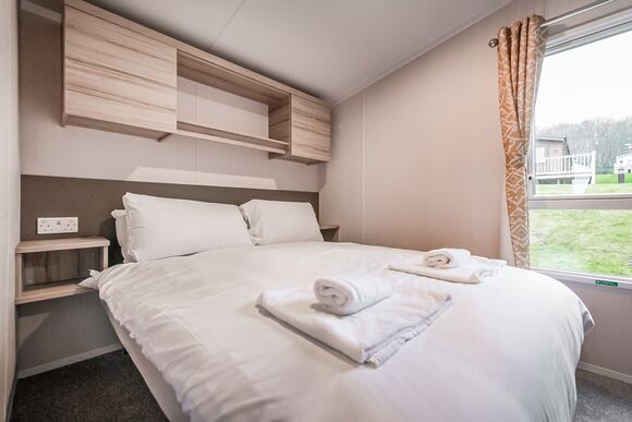Essential Glade Caravan  Decking (Sleeps 4, Pet) - Thurston Manor, Dunbar, East Lothian