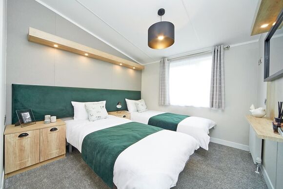 New Accessible Superior Oak Lodge (Sleeps 6) - Thurston Manor, Dunbar, East Lothian