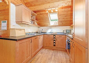 Falkner Watersedge Lodge 