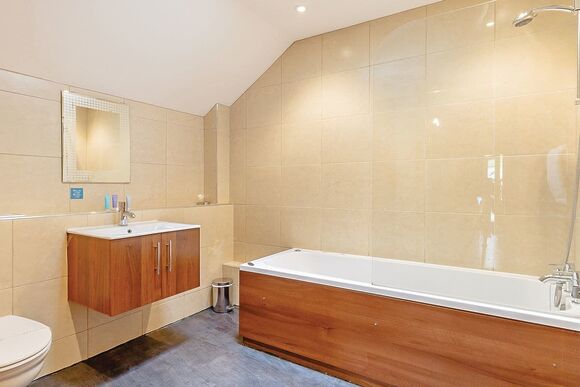 Cobbett Traditional Premier - Tilford Woods Lodge Retreat, Tilford, Farnham