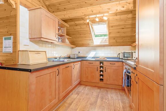 Falkner Watersedge Lodge - Tilford Woods Lodge Retreat, Tilford, Farnham