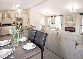 Exclusive Lakeside Lodge 8 H/Tub+Fishing - Tattershall Lakes Country Park, Tattershall