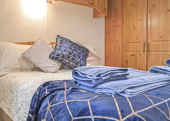 Madeira - Tan-Y-Fron Holiday Park, Dolgellau