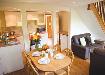 Woodland Lodge - Exmoor Gate Lodges, Waterrow, Wiveliscombe