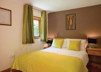 Woodland Lodge - Exmoor Gate Lodges, Waterrow, Wiveliscombe
