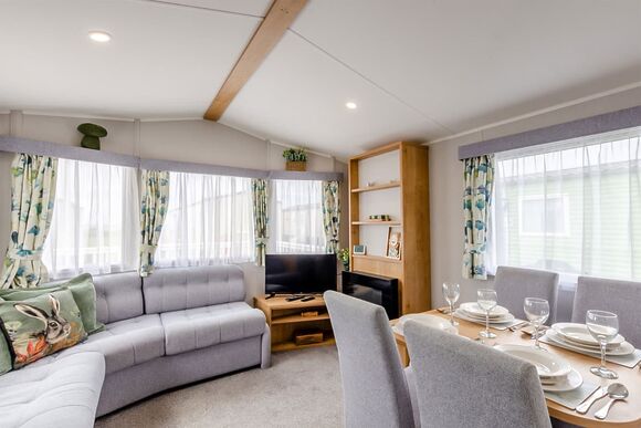 Bronze 2 Bedroom Caravan, Sleeps 4 - Torquay Holiday Park, Torquay