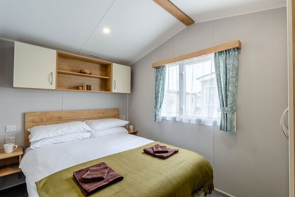 Bronze 2 Bedroom Caravan, Sleeps 4 - Torquay Holiday Park, Torquay