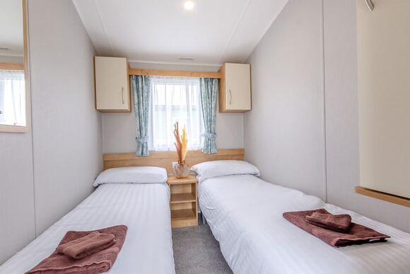 Bronze 2 Bedroom Caravan, Sleeps 4 - Torquay Holiday Park, Torquay