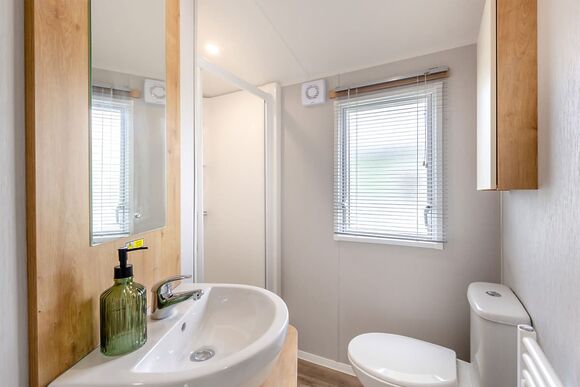 Bronze 2 Bedroom Caravan, Sleeps 4 - Torquay Holiday Park, Torquay