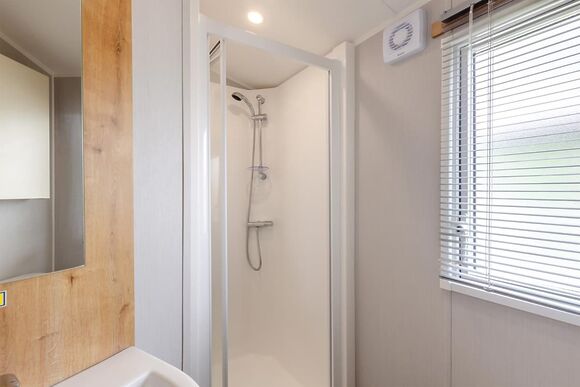 Bronze 2 Bedroom Caravan, Sleeps 4 - Torquay Holiday Park, Torquay