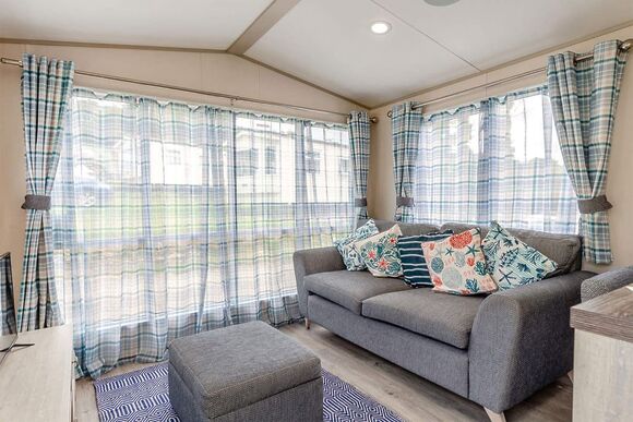 Bronze Premium Caravan with parking 2, Bronze Premium Caravan with parking 2 P - Torquay Holiday Park, Torquay