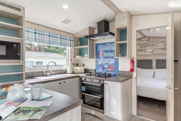 Bronze Premium Caravan with parking 2 P, Bronze Premium Caravan with parking 2 - Torquay Holiday Park, Torquay