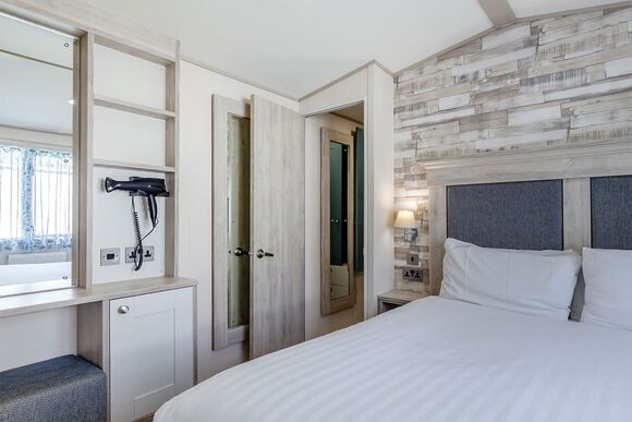 Bronze Premium Caravan with parking 2 P, Bronze Premium Caravan with parking 2 - Torquay Holiday Park, Torquay