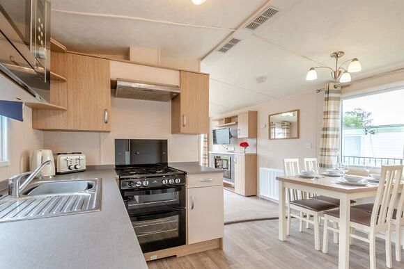 Gold 2 Bedroom Caravan, Sleeps 6 - Torquay Holiday Park, Torquay