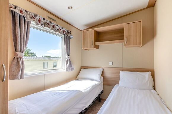 Gold 3 Bedroom Caravan, Sleeps 8 - Torquay Holiday Park, Torquay