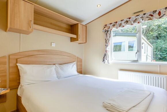Gold Caravan with ensuite - Torquay Holiday Park, Torquay