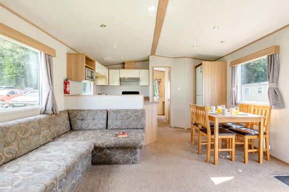 Gold Caravan with ensuite - Torquay Holiday Park, Torquay