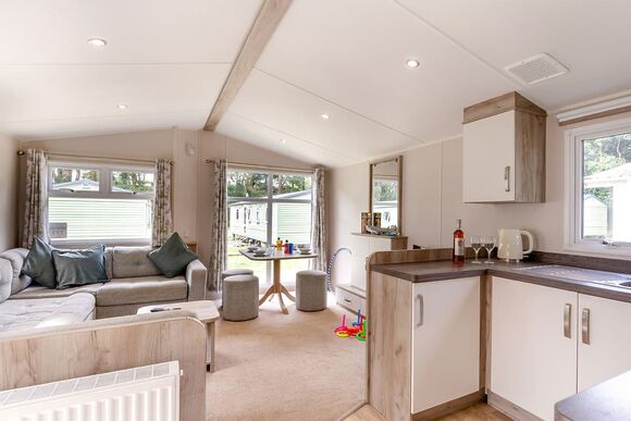 Silver 2 Bedroom Caravan, Sleeps 6 - Torquay Holiday Park, Torquay