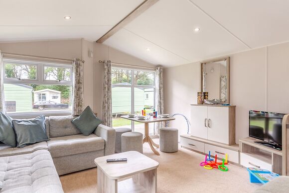 Silver 2 Bedroom Caravan, Sleeps 6 - Torquay Holiday Park, Torquay