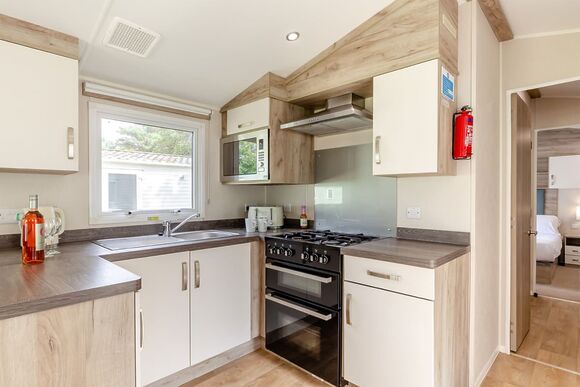 Silver 2 Bedroom Caravan, Sleeps 6 - Torquay Holiday Park, Torquay