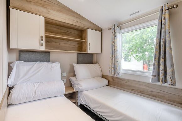 Silver 3 Bedroom Caravan, Sleeps 8 P, Silver 3 Bedroom Caravan, Sleeps 8 - Torquay Holiday Park, Torquay