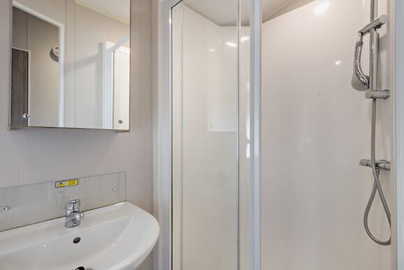 Silver 3 Bedroom Caravan, Sleeps 8 P, Silver 3 Bedroom Caravan, Sleeps 8 - Torquay Holiday Park, Torquay