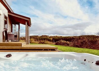 Alder Lodge - The Pond Lodges, Ringford