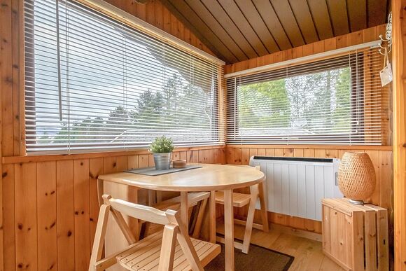 Cabin 15 - Trawsfynydd Leisure Village, Blaenau Ffestiniog