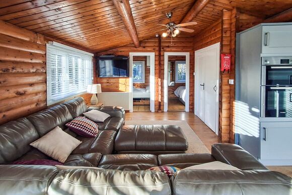 Cabin 230 - Trawsfynydd Leisure Village, Blaenau Ffestiniog