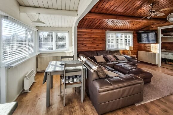 Cabin 230 - Trawsfynydd Leisure Village, Blaenau Ffestiniog