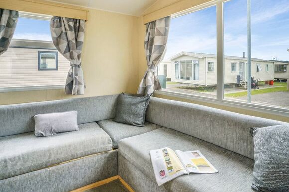 Bronze Caravan with parking - Trecco Bay, Porthcawl