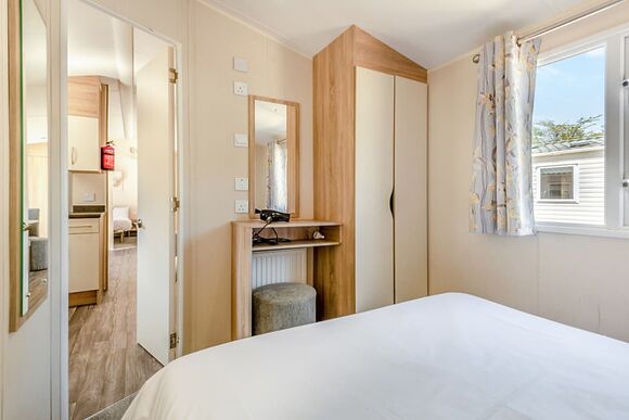 Gold 4 Caravan with parking & decking - Trecco Bay, Porthcawl