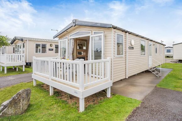 Gold Premium Caravan with parking, ensuite & decking - Trecco Bay, Porthcawl